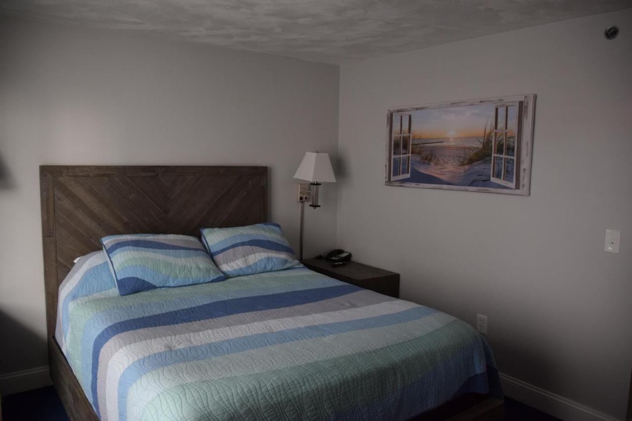 Hotel Rhea's By The Sea